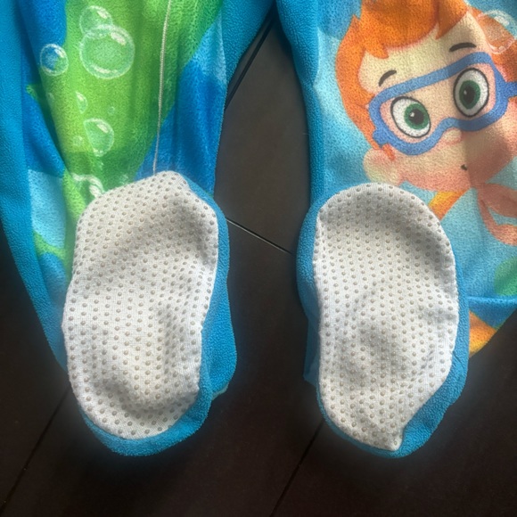 Nickelodeon Bubble Guppies Fleece Neutral Fleece Zipper Footie Pajamas size 4T - Picture 2 of 4